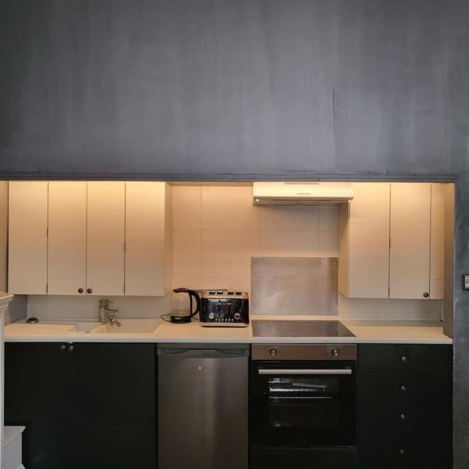 5 Luxury Spacious Loft - Prime Location - Comfortable Bed & Sofa Брайтонн Экстерьер фото